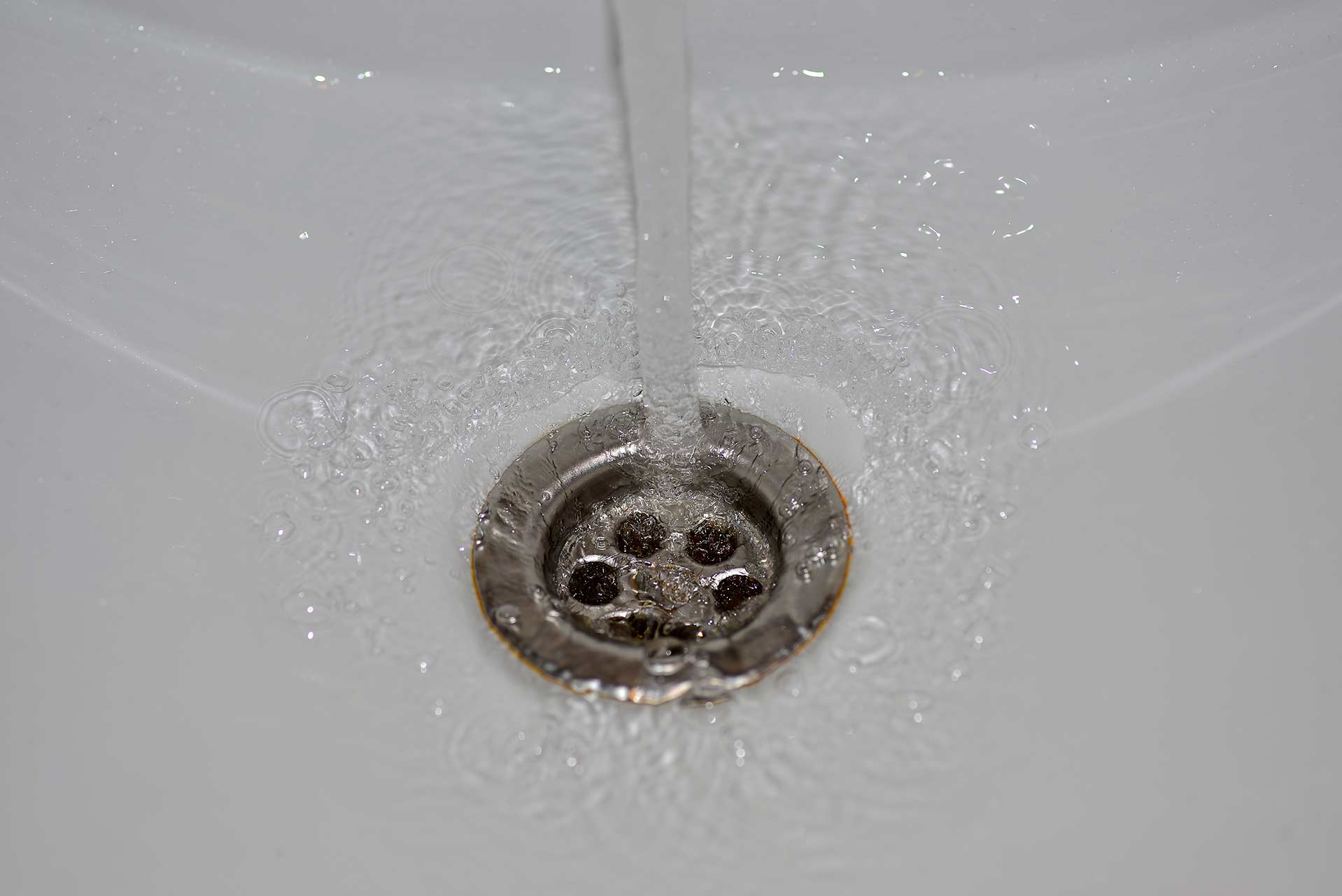 A2B Drains provides services to unblock blocked sinks and drains for properties in Westcliff On Sea.